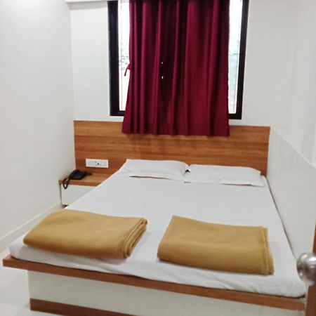 Hotel Shreejay Mahād Dış mekan fotoğraf