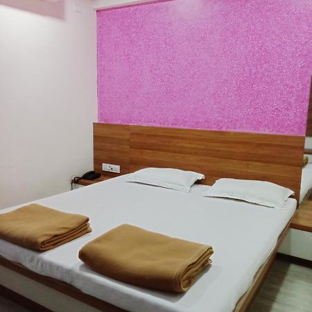 Hotel Shreejay Mahād Dış mekan fotoğraf